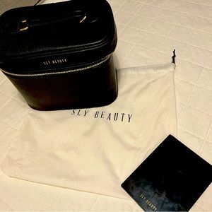 Sly leather beauty cosmetic case